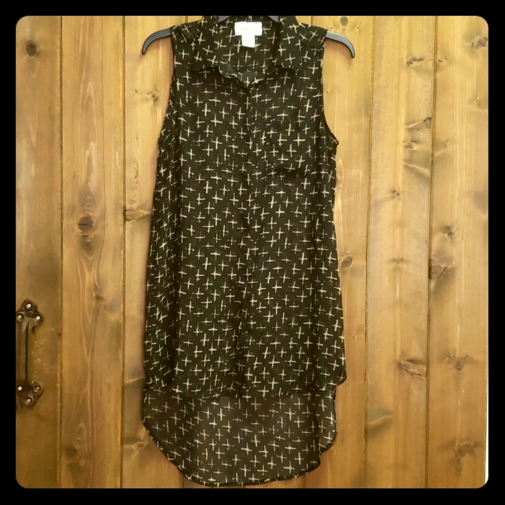 Button down sleeve less tunic shirt